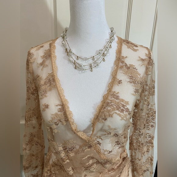 Fancy top with tan netting and gold accents - Picture 2 of 12